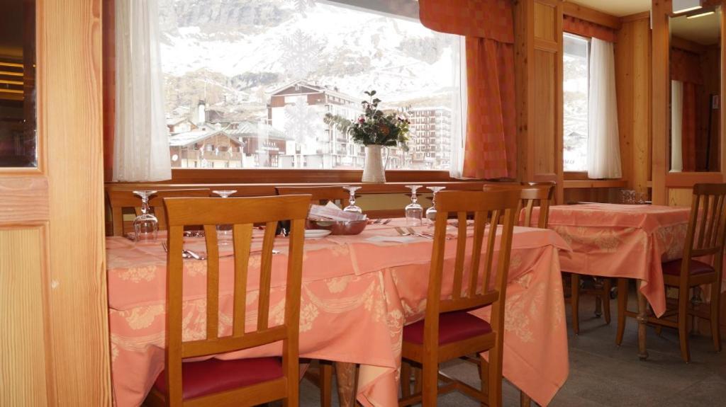 Hotel Breuil Экстерьер фото
